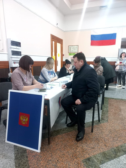 Выборы Президента – одно из самых важных событий в жизни любого государства. Это мой долг - прийти и проголосовать за светлое будущее нашей области, страны, за сильную Россию.. Выборы Президента – одно из самых важных событий в жизни любого государства. Это мой долг - прийти и проголосовать за светлое будущее нашей области, страны, за сильную Россию..
